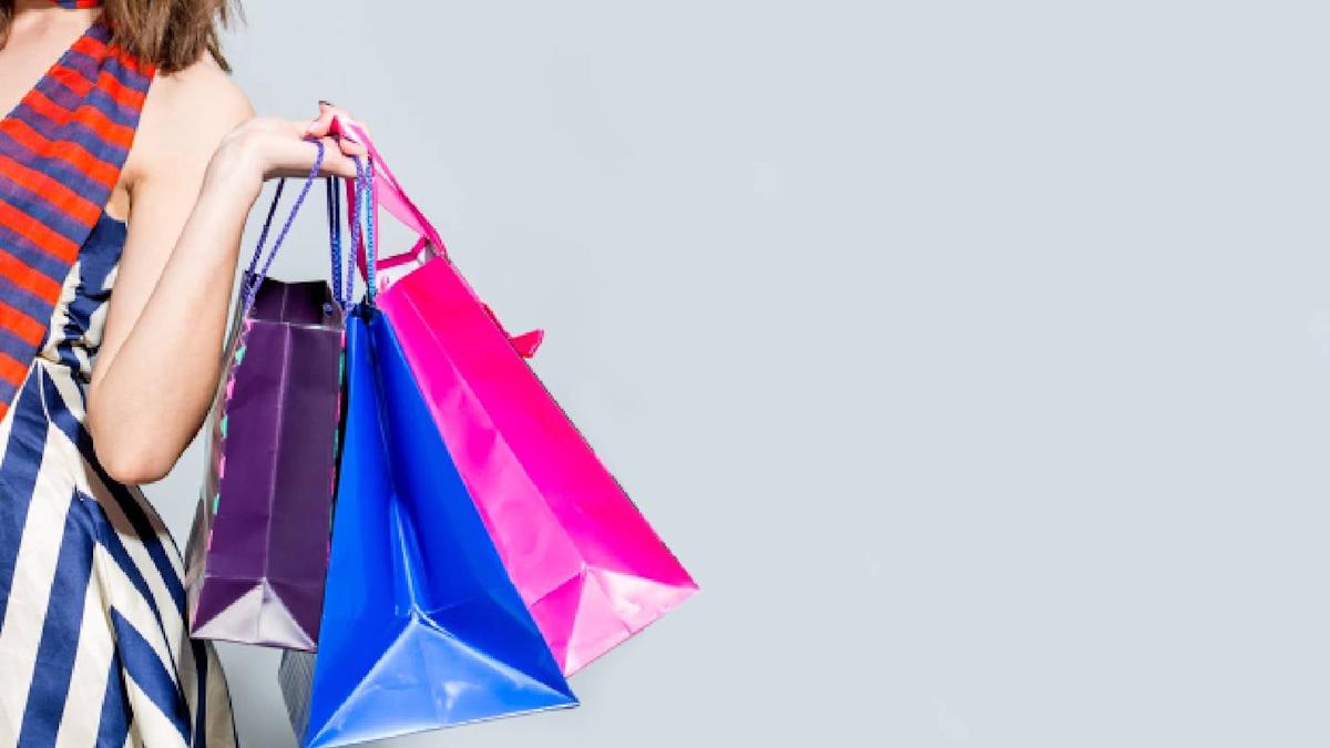 UK goods prices rise on conflict-driven inflation, clothing, footwear escape for now UK goods prices rise on conflict-driven inflation, clothing, footwear escape for now