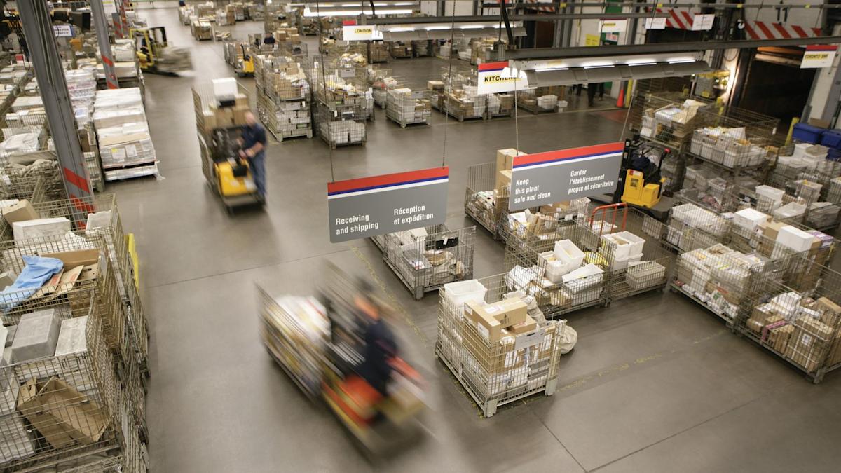 Canada Post asks government to hold employee vote on contract offer Canada Post asks government to hold employee vote on contract offer