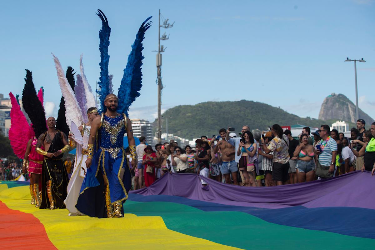 Rainbow-laden revelers hit Copacabana beach for Rio de Janeiro’s pride parade Rainbow-laden revelers hit Copacabana beach for Rio de Janeiro’s pride parade