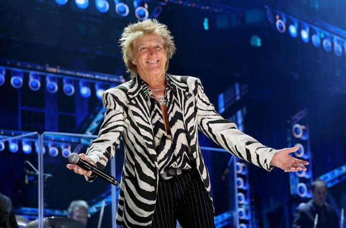 Rod Stewart Suspends U.S. Tour: ‘Devastated’ by Illness Rod Stewart Suspends U.S. Tour: ‘Devastated’ by Illness