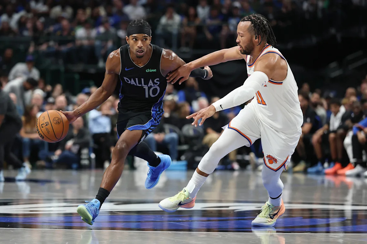 Mavericks fall to Knicks after Brandon Williams’ wild layup is waved away for controversial foul call Mavericks fall to Knicks after Brandon Williams’ wild layup is waved away for controversial foul call