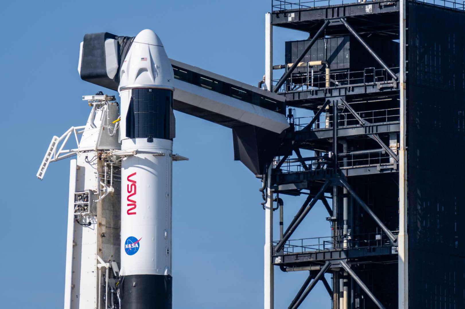 SpaceX to decommission Dragon over Trump threat SpaceX to decommission Dragon over Trump threat