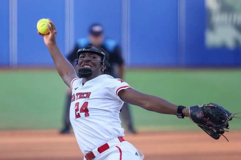 WCWS Game 2: Texas Tech evens series with 4-3 win, setting up decisive Game 3 WCWS Game 2: Texas Tech evens series with 4-3 win, setting up decisive Game 3