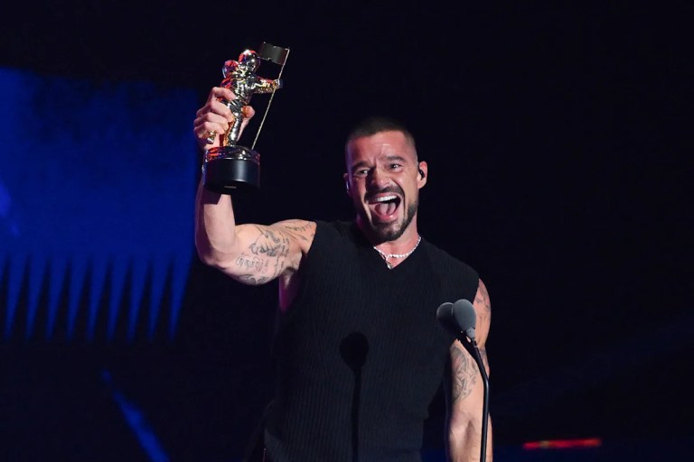 Live updates and winners as Ricky Martin receives Latin Icon Award ahead of performances from Tate McRae, Lady Gaga and Sabrina Carpenter Live updates and winners as Ricky Martin receives Latin Icon Award ahead of performances from Tate McRae, Lady Gaga and Sabrina Carpenter