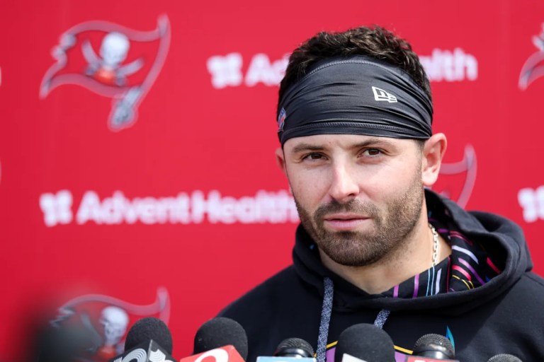 Buccaneers reportedly add M in guarantees to Baker Mayfield’s contract, but extension looms Buccaneers reportedly add M in guarantees to Baker Mayfield’s contract, but extension looms
