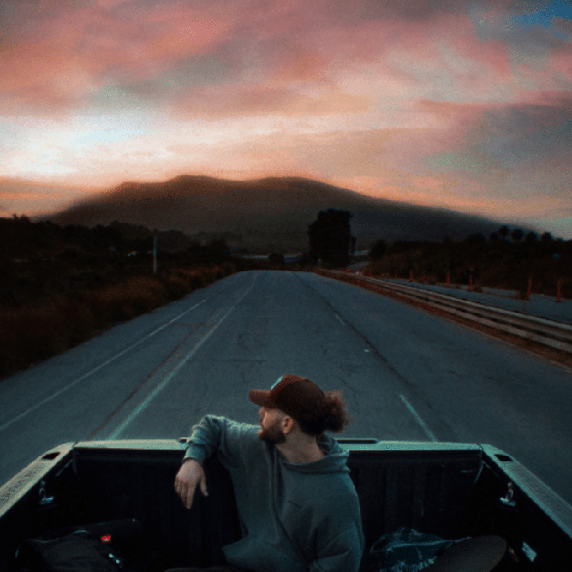 Ulasan: “Hold Me Close” – Bardz Ulasan: “Hold Me Close” – Bardz