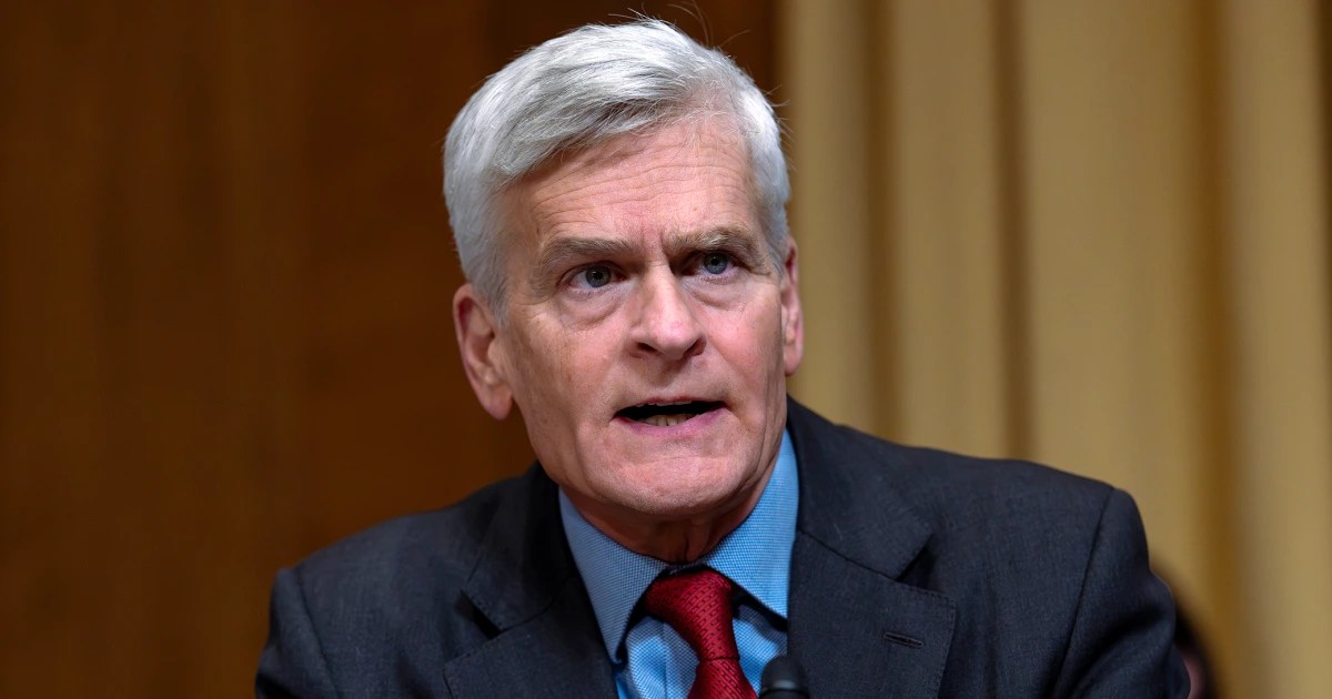 Kennedy’s new vaccine panel lacks experience and shouldn’t meet, Sen. Cassidy says – FameReddir Kennedy’s new vaccine panel lacks experience and shouldn’t meet, Sen. Cassidy says – FameReddir