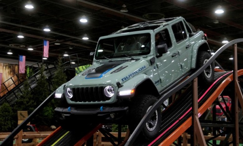 Fiat and Jeep owner Stellantis sinks as auto sales drop Fiat and Jeep owner Stellantis sinks as auto sales drop