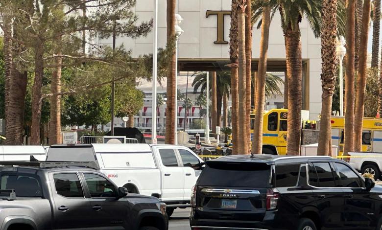 Tesla Cybertruck catches fire and explodes outside Trump Las Vegas Hotel, killing 1 Tesla Cybertruck catches fire and explodes outside Trump Las Vegas Hotel, killing 1