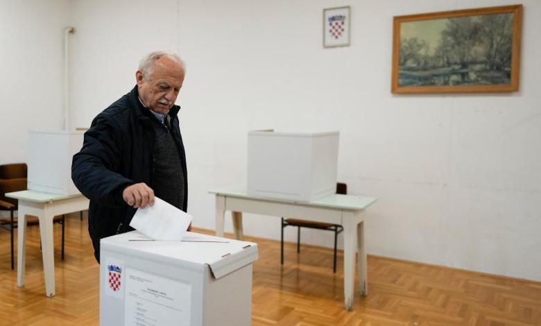 Croatia holds presidential election with incumbent Nato and EU critic seen as most popular Croatia holds presidential election with incumbent Nato and EU critic seen as most popular