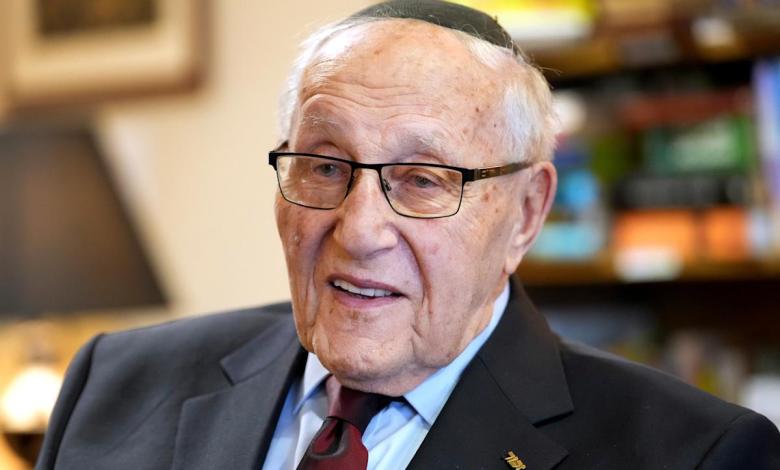 Manfred Goldburg wants you to know how the Nazis take away his brother’s life. How to save him Manfred Goldburg wants you to know how the Nazis take away his brother’s life. How to save him