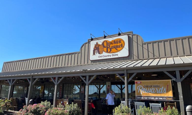 The special editor calls for a protest at MD Cracker Barrel after school. Student “denial of service” The special editor calls for a protest at MD Cracker Barrel after school. Student “denial of service”