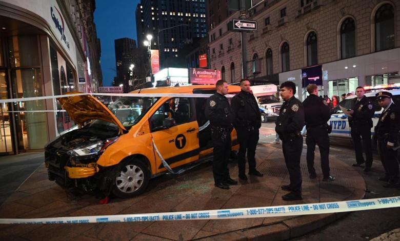 Seven people were injured when a New York taxi ran off the sidewalk outside Macy’s department store on Christmas Day Seven people were injured when a New York taxi ran off the sidewalk outside Macy’s department store on Christmas Day