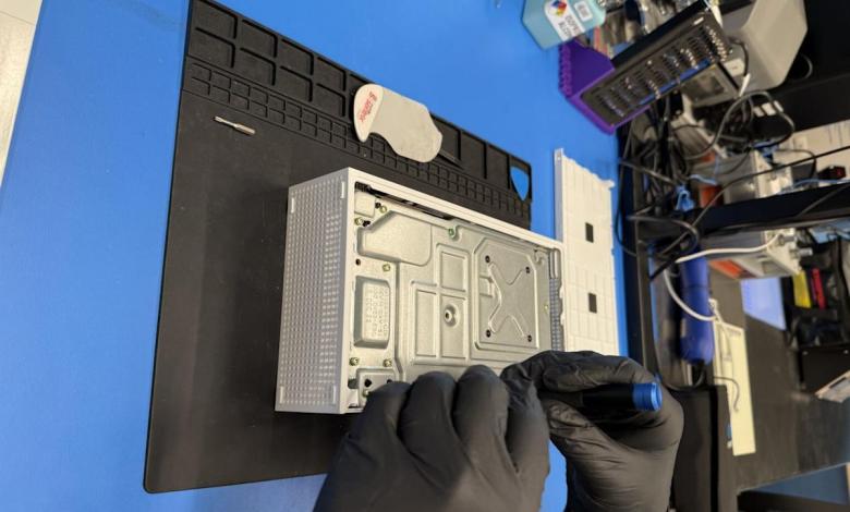 Microsoft and iFixit now sell official Xbox Series X/S replacement parts for DIY repairs Microsoft and iFixit now sell official Xbox Series X/S replacement parts for DIY repairs