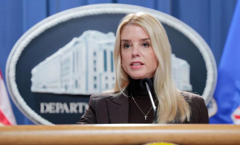Trump supporters collapse in Ag Pam Bondi’s Ag Pam Bondi case: “She should resign” Trump supporters collapse in Ag Pam Bondi’s Ag Pam Bondi case: “She should resign”