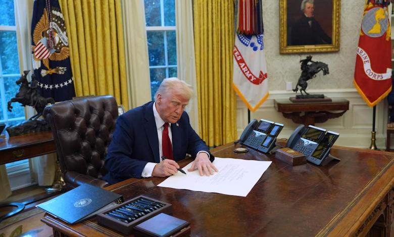 Trump says he will offer “gold” with  million citizenship to replace investor visa Trump says he will offer “gold” with  million citizenship to replace investor visa