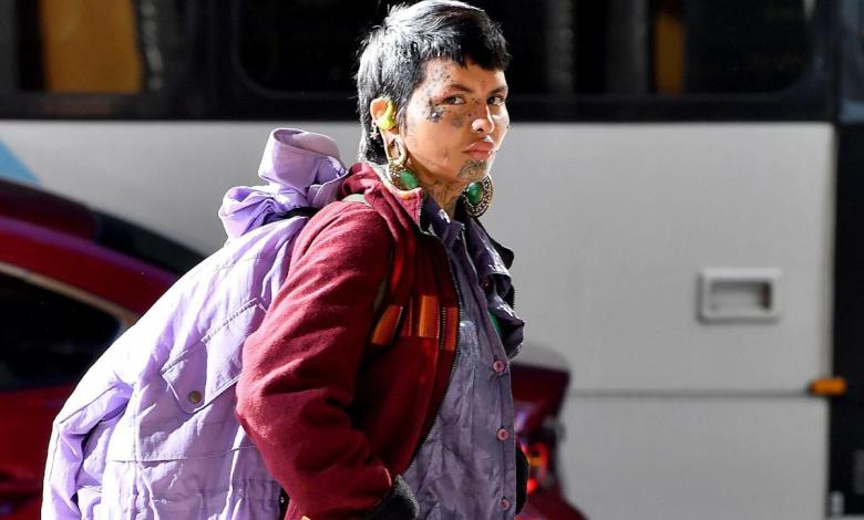 Florida woman who flew to Australia to attend clown school jailed for carrying 24-karat gold pistol Florida woman who flew to Australia to attend clown school jailed for carrying 24-karat gold pistol