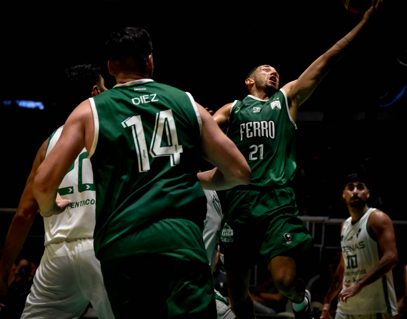 Ferro se quedó con el clásico y volvió al triunfo en casa. Ferro se quedó con el clásico y volvió al triunfo en casa.