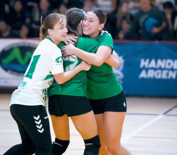 Handball: Ferro se impuso a S.A.G.A.B. en Damas y Caballeros por Liga de Honor. Cadetas campeonas nacionales. Handball: Ferro se impuso a S.A.G.A.B. en Damas y Caballeros por Liga de Honor. Cadetas campeonas nacionales.