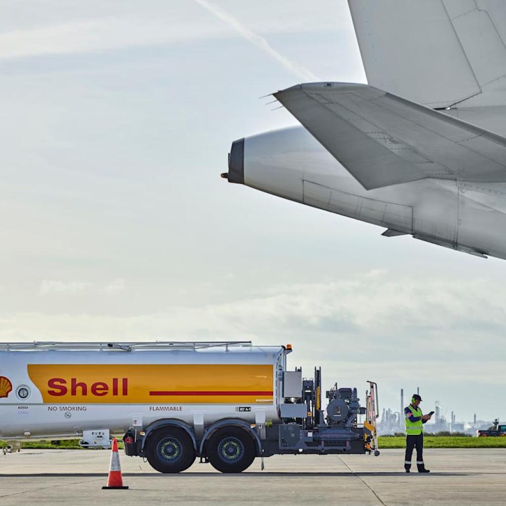 Shell Unveils .5 Billion Share Buyback Following .58 Billion Profit Surge Shell Unveils .5 Billion Share Buyback Following .58 Billion Profit Surge