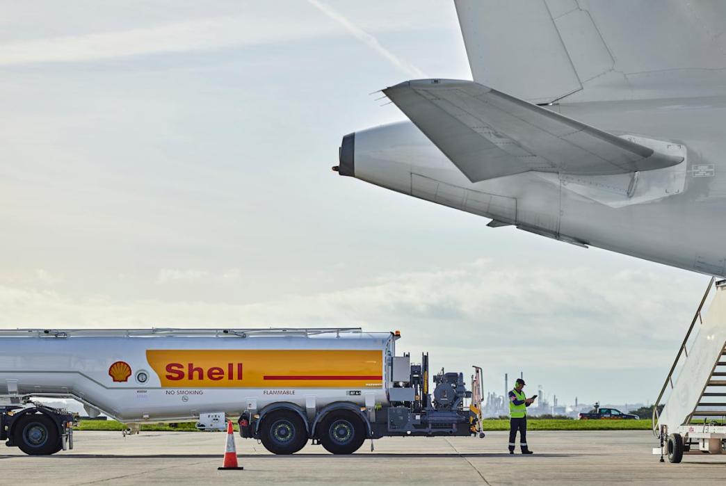 Shell Unveils .5 Billion Share Buyback Following .58 Billion Profit Surge Shell Unveils .5 Billion Share Buyback Following .58 Billion Profit Surge