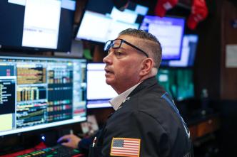 Dow, S&P 500, and Nasdaq Futures Dip as S&P 500 Ends Six-Day Winning Streak Dow, S&P 500, and Nasdaq Futures Dip as S&P 500 Ends Six-Day Winning Streak