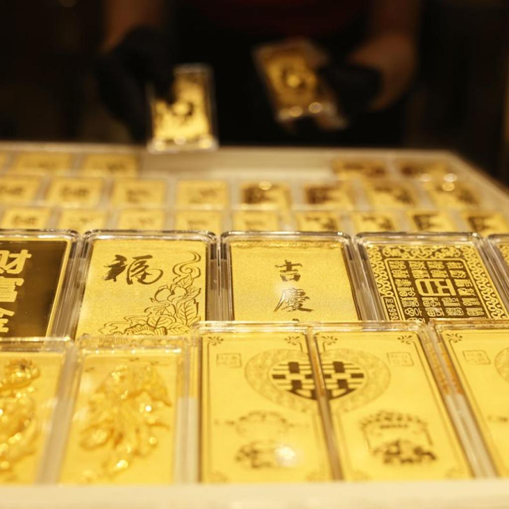 Gold at All-Time Highs: Strategies for Investors to Capitalize on the Surge Gold at All-Time Highs: Strategies for Investors to Capitalize on the Surge