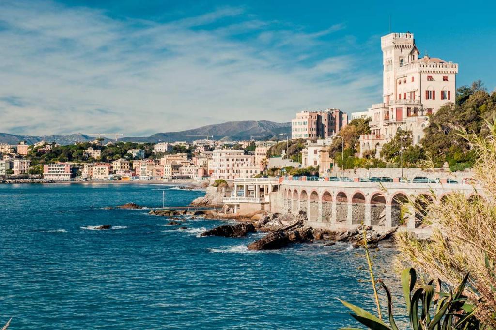 Genoa: A History of the City on the Sea Genoa: A History of the City on the Sea