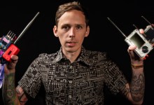 Hacker Shows the Most Insane Gadgets in His EDC Hacker Shows the Most Insane Gadgets in His EDC