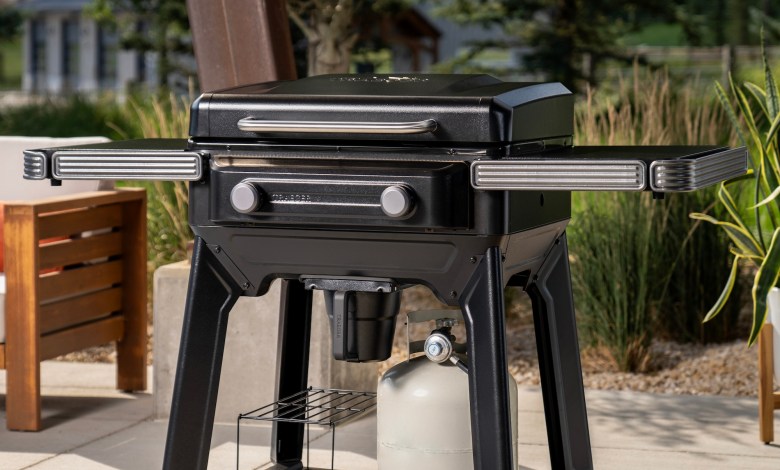 Traeger Reignites Its Griddle Game for Smaller Spaces: Meet the Flatrock 2 Zone Traeger Reignites Its Griddle Game for Smaller Spaces: Meet the Flatrock 2 Zone