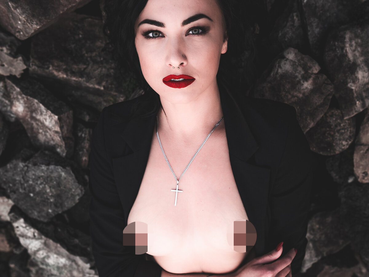 Nude photos of homegrown Latvian model Žanna Krastiņa