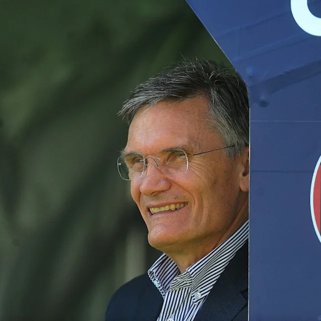 Official: Sartori rejects huge presents and extends Bologna contract Official: Sartori rejects huge presents and extends Bologna contract