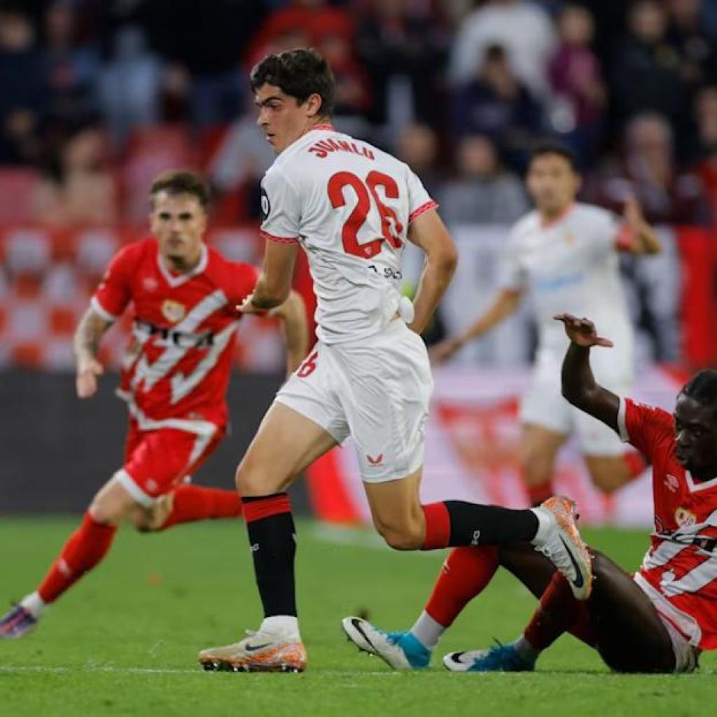 Bundesliga facet open talks for right-back scouted by Actual Madrid and Manchester United Bundesliga facet open talks for right-back scouted by Actual Madrid and Manchester United