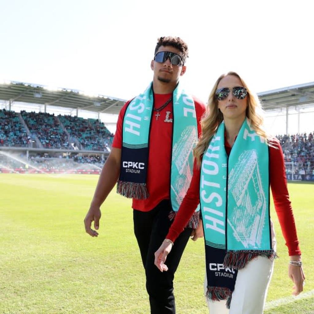 Mahomes, KC Present meet with WNBA in push for Kansas Metropolis staff Mahomes, KC Present meet with WNBA in push for Kansas Metropolis staff