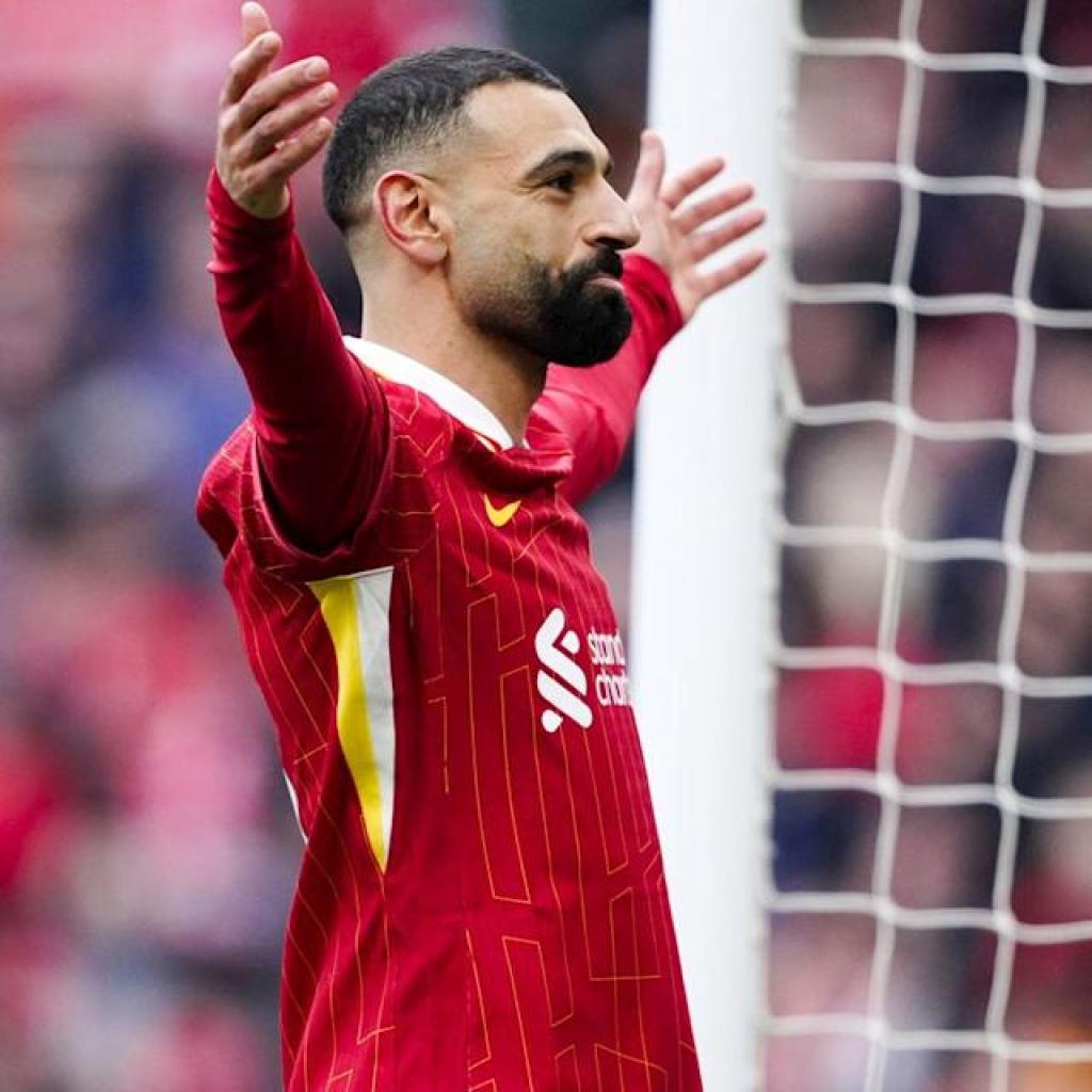 Arne Slot urges Mohamed Salah to remain at Liverpool and eventually win Ballon d’Or Arne Slot urges Mohamed Salah to remain at Liverpool and eventually win Ballon d’Or
