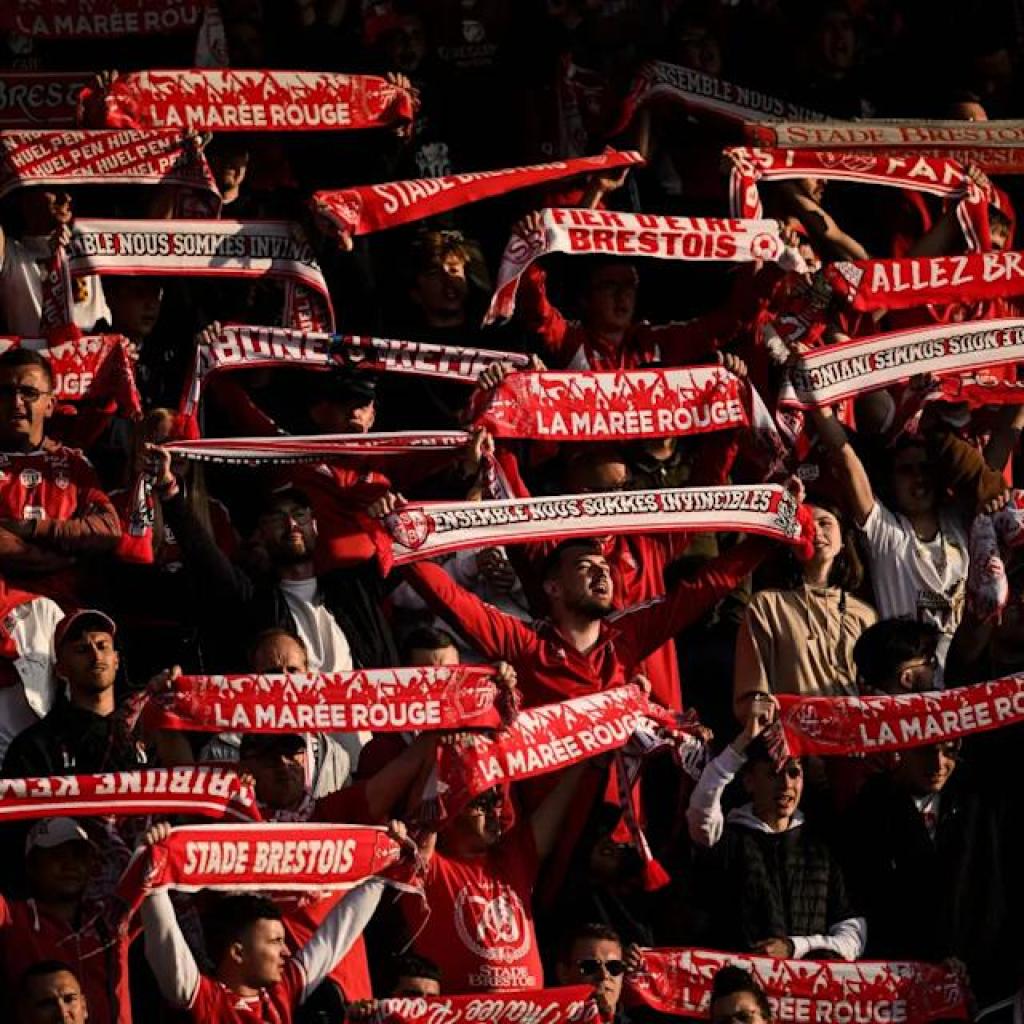 Brest gamers and supporters against Champions League relocation Brest gamers and supporters against Champions League relocation