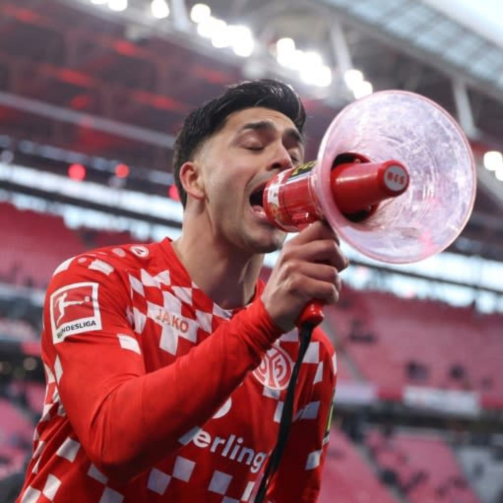 Leverkusen keep in sight of Bayern earlier than Champions League showdown Leverkusen keep in sight of Bayern earlier than Champions League showdown