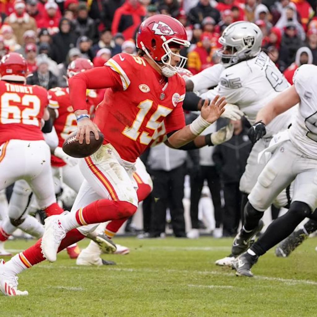 Previewing Chiefs’ Week 13 recreation vs. Raiders on Chiefs Wire Podcast Previewing Chiefs’ Week 13 recreation vs. Raiders on Chiefs Wire Podcast