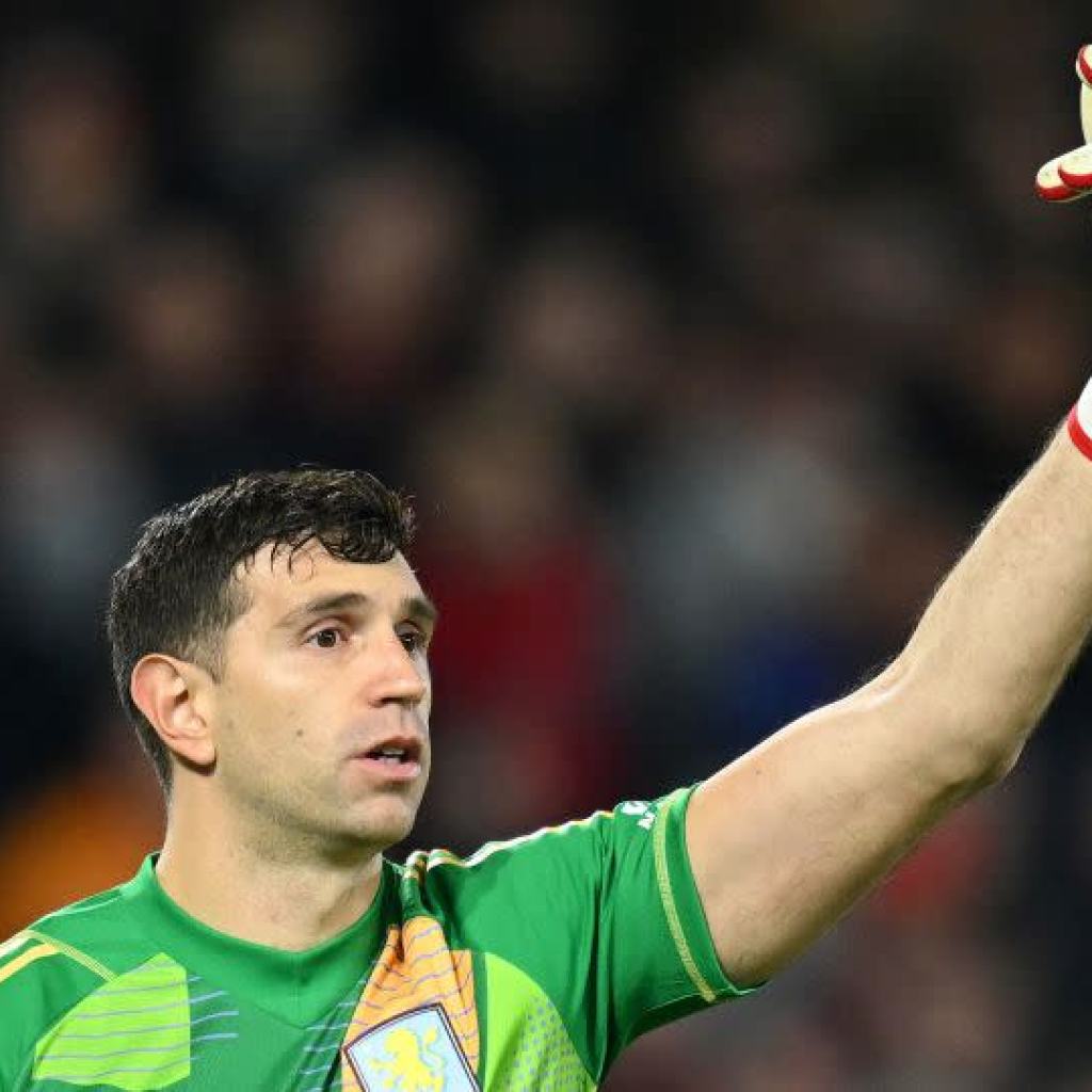 Aston Villa goalkeeper Emiliano Martínez makes ‘the perfect save ever’ in Premier League match in opposition to Nottingham Forest Aston Villa goalkeeper Emiliano Martínez makes ‘the perfect save ever’ in Premier League match in opposition to Nottingham Forest