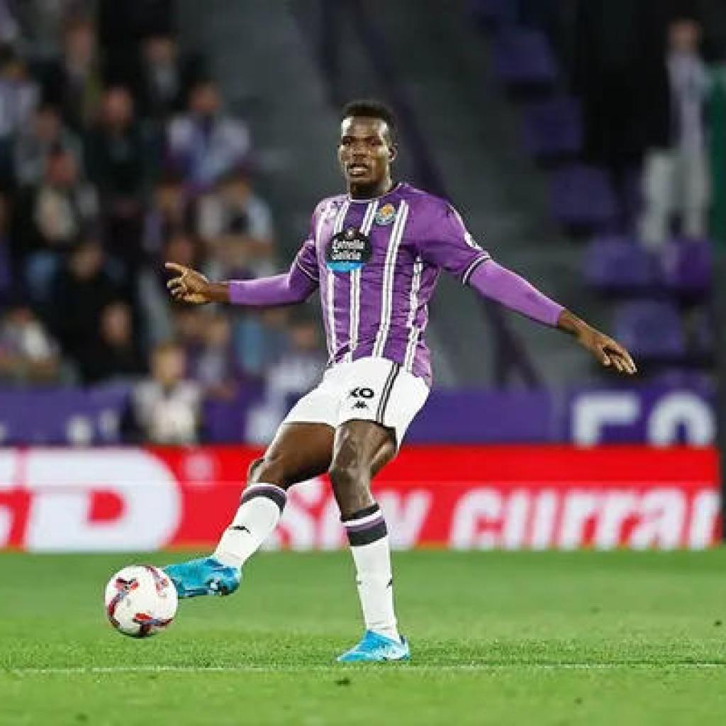 Manchester Metropolis determine La Liga centre-back as switch goal with £12 million swoop plotted Manchester Metropolis determine La Liga centre-back as switch goal with £12 million swoop plotted