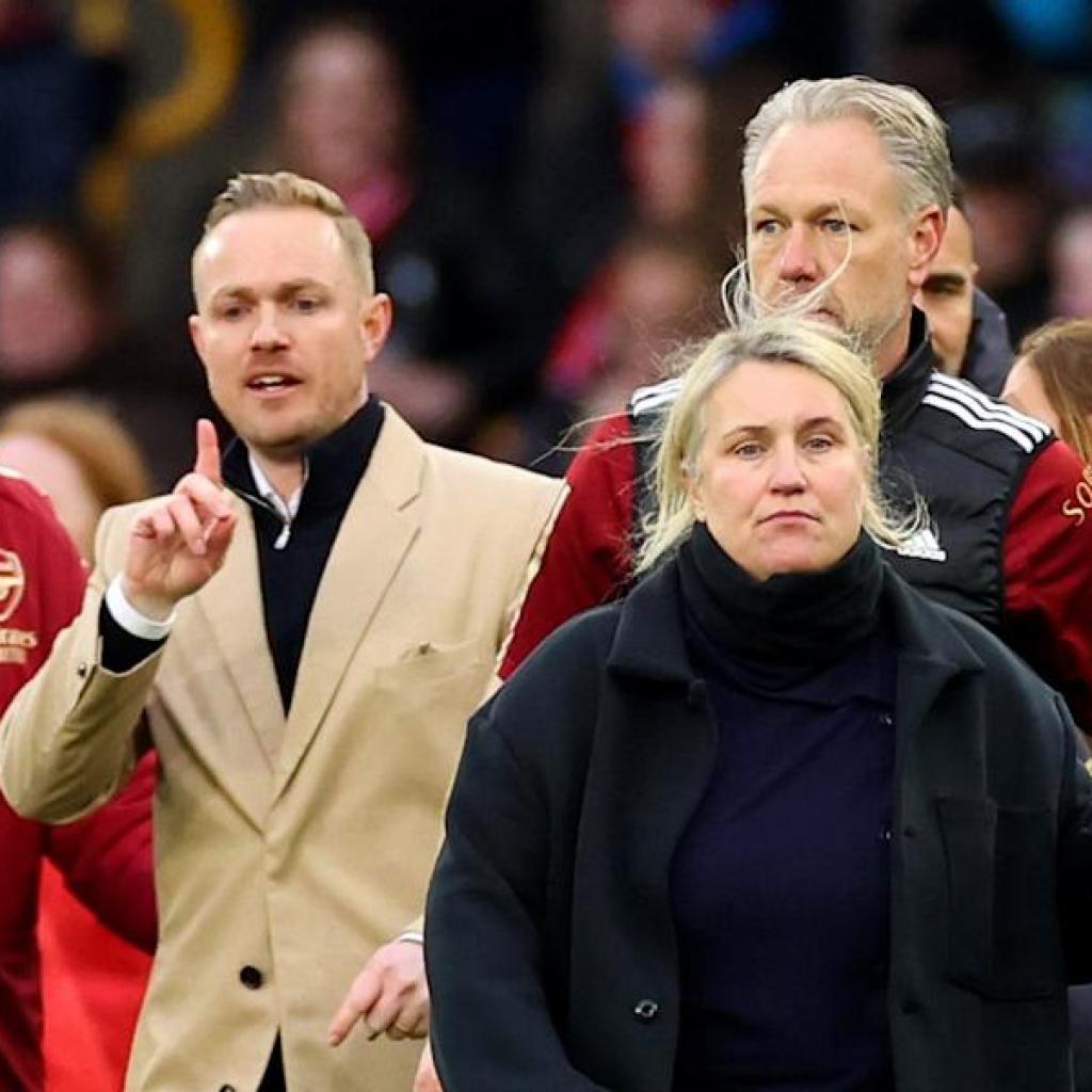 Jonas Eidevall lifts lid on Emma Hayes spat: ‘I’m upset she has not reached out to me’ Jonas Eidevall lifts lid on Emma Hayes spat: ‘I’m upset she has not reached out to me’