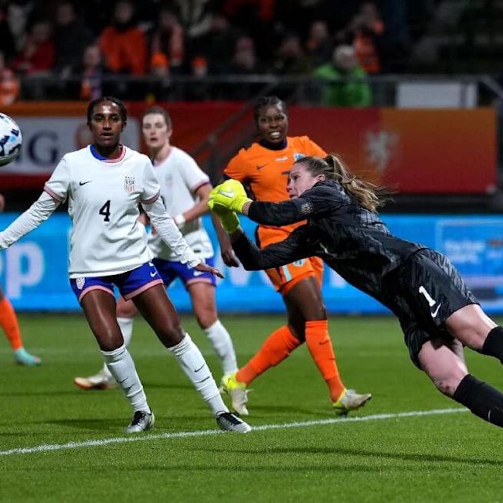 USWNT goalkeeper Alyssa Naeher comes up huge in her ultimate recreation for the US USWNT goalkeeper Alyssa Naeher comes up huge in her ultimate recreation for the US