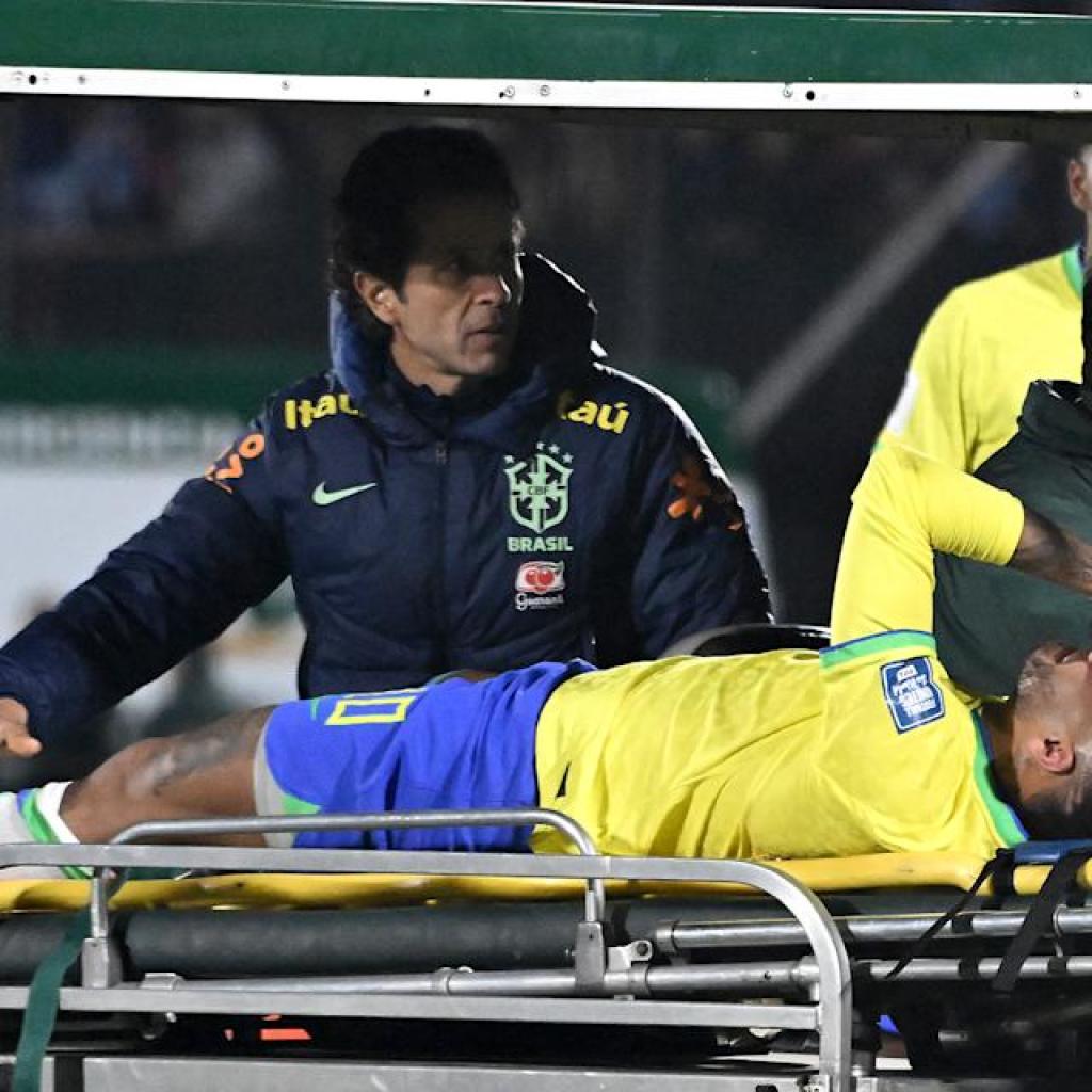 Neymar tears ACL and meniscus in Brazil’s World Cup qualifying match vs. Uruguay Neymar tears ACL and meniscus in Brazil’s World Cup qualifying match vs. Uruguay