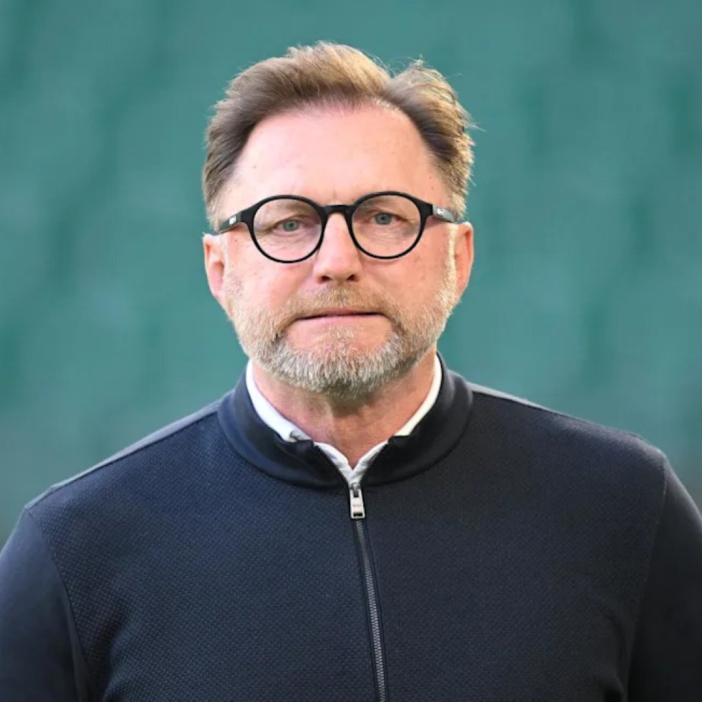 One other Bundesliga sacking? Ralph below strain at Wolves One other Bundesliga sacking? Ralph below strain at Wolves