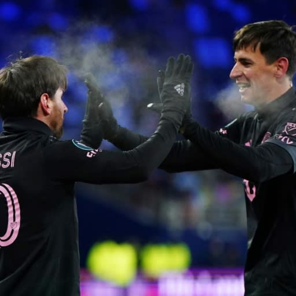 Messi too sizzling for Sporting in sub-zero Champions Cup conflict Messi too sizzling for Sporting in sub-zero Champions Cup conflict