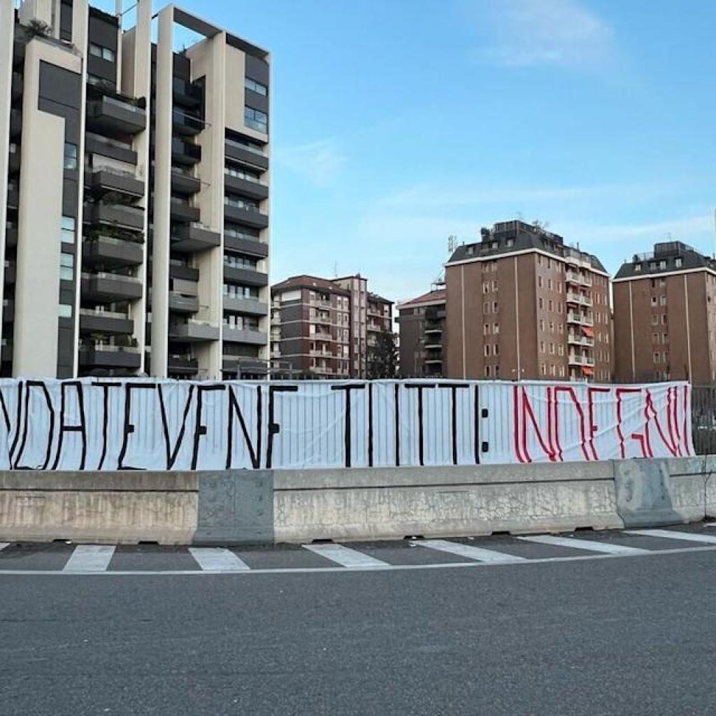 Milan followers protest towards house owners: ‘Depart, unworthy’ Milan followers protest towards house owners: ‘Depart, unworthy’