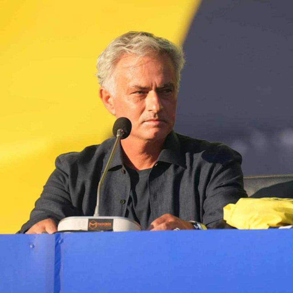 Report: May Mourinho Return to the Premier League with Newcastle? Report: May Mourinho Return to the Premier League with Newcastle?