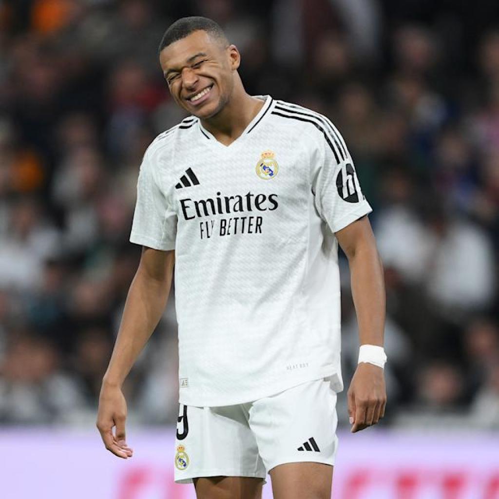 Actual Madrid star Kylian Mbappe turns into holder of undesirable La Liga file throughout Barcelona match Actual Madrid star Kylian Mbappe turns into holder of undesirable La Liga file throughout Barcelona match