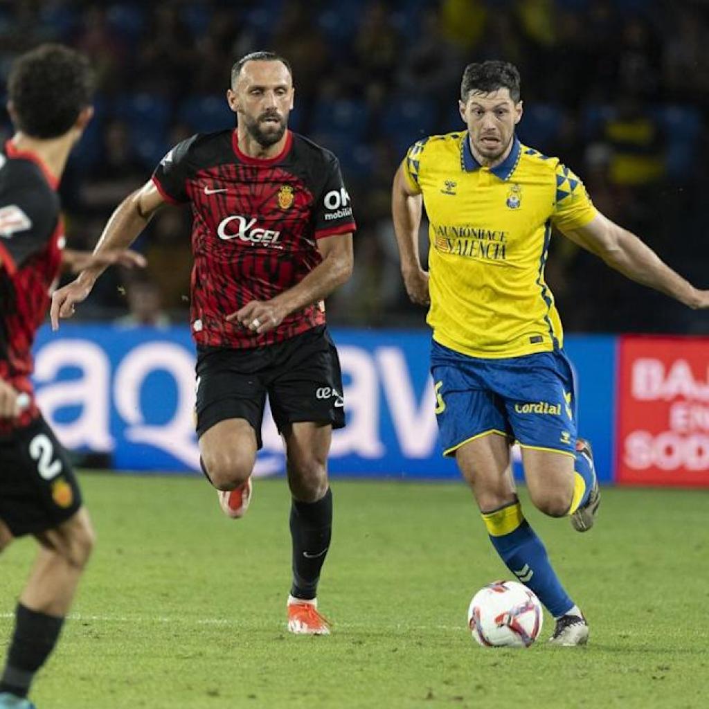 Fenerbahce dealt blow in bid to signal La Liga striker in January Fenerbahce dealt blow in bid to signal La Liga striker in January