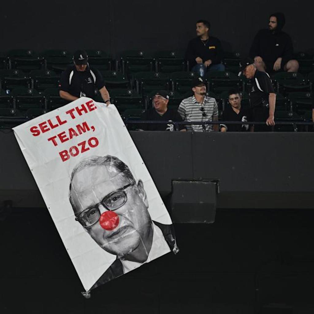 White Sox proprietor Jerry Reinsdorf reportedly in discussions about promoting workforce after traditionally unhealthy season White Sox proprietor Jerry Reinsdorf reportedly in discussions about promoting workforce after traditionally unhealthy season